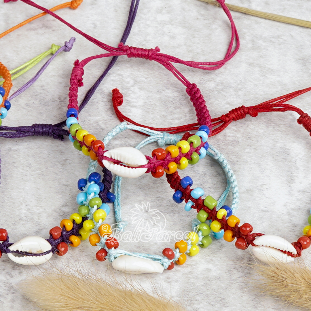 Bracelet Cotton Cord With Cowrie Shell