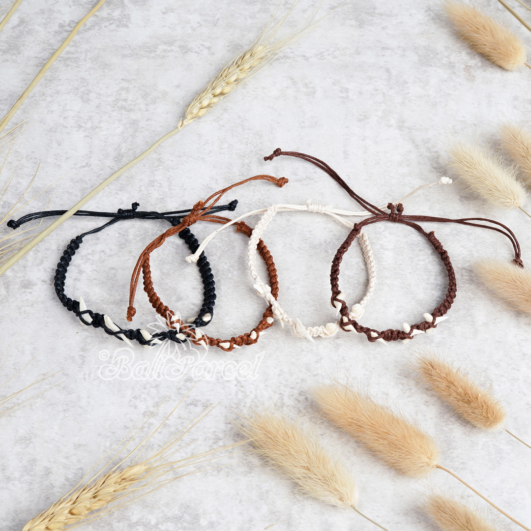 Bracelet Cotton Cord With Shark Teeth