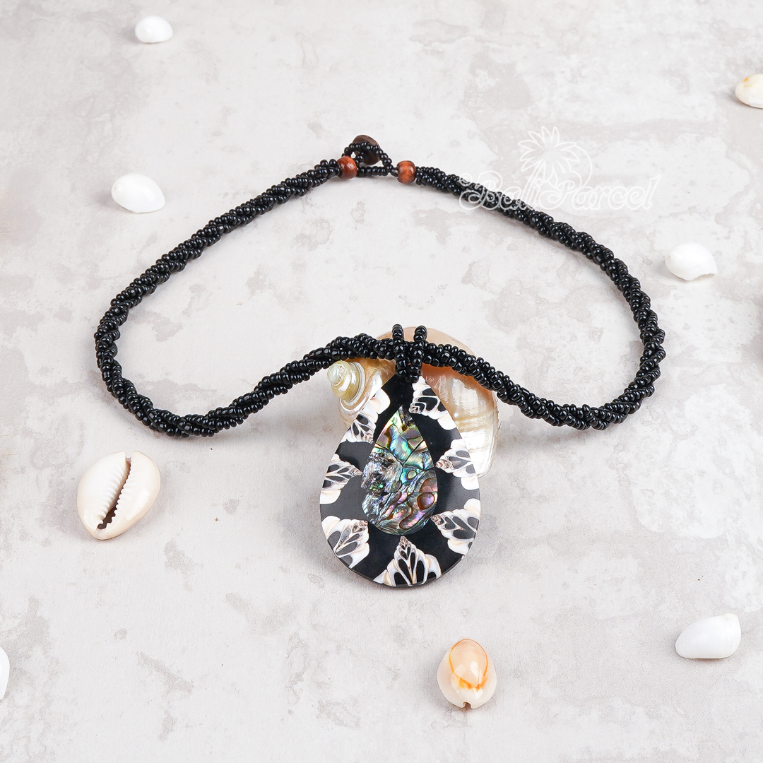 Pendant Necklace Inlaid Shell