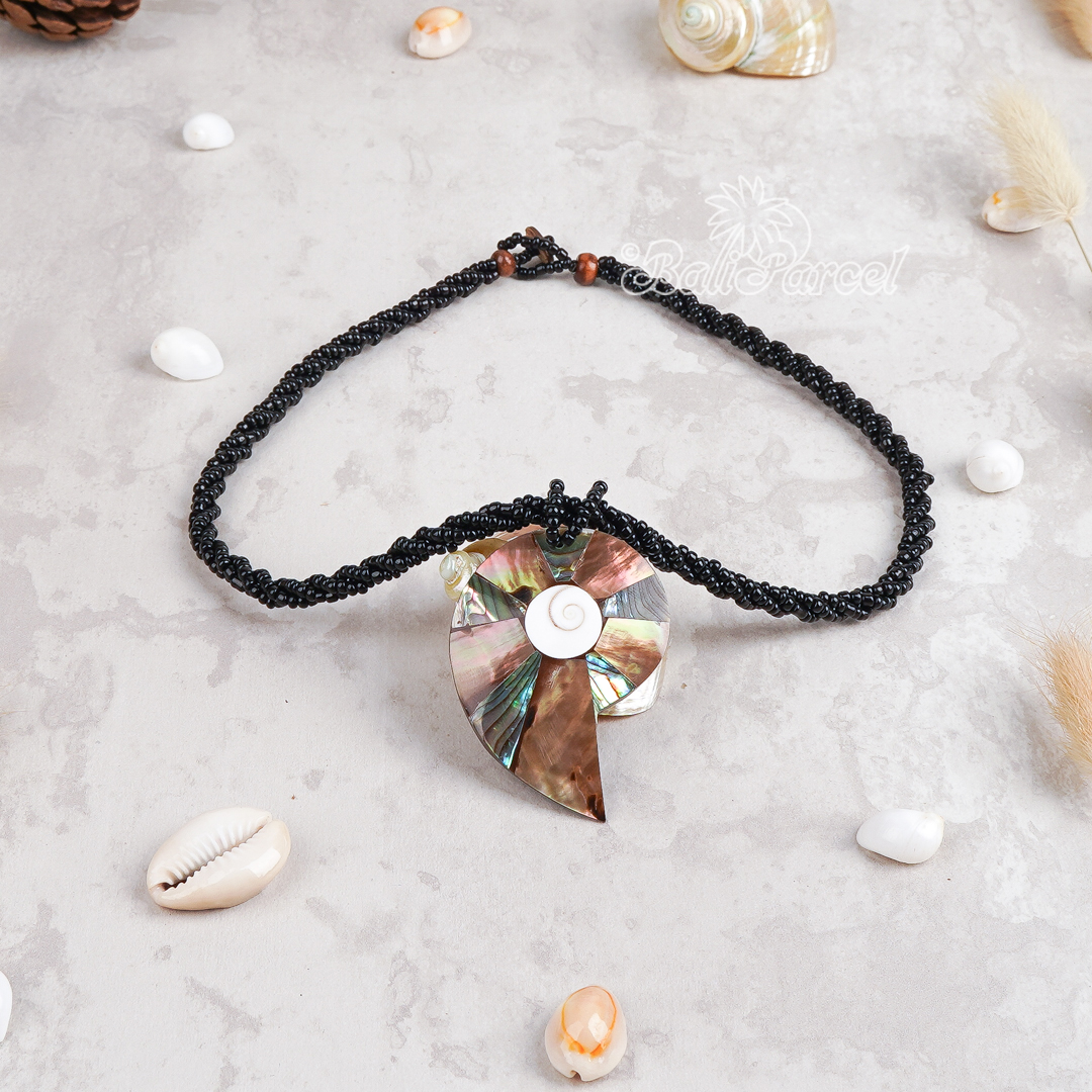 Pendant Necklace Inlaid Shell