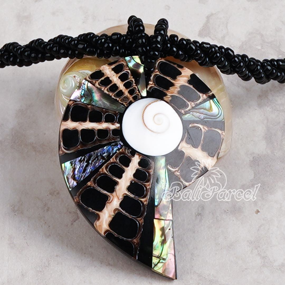 Pendant Necklace Inlaid Shell