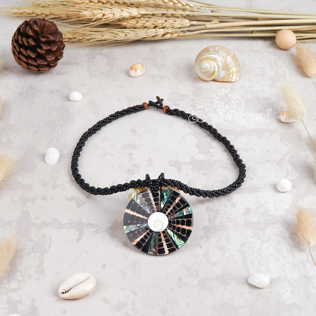 Pendant Necklace Inlaid Shell